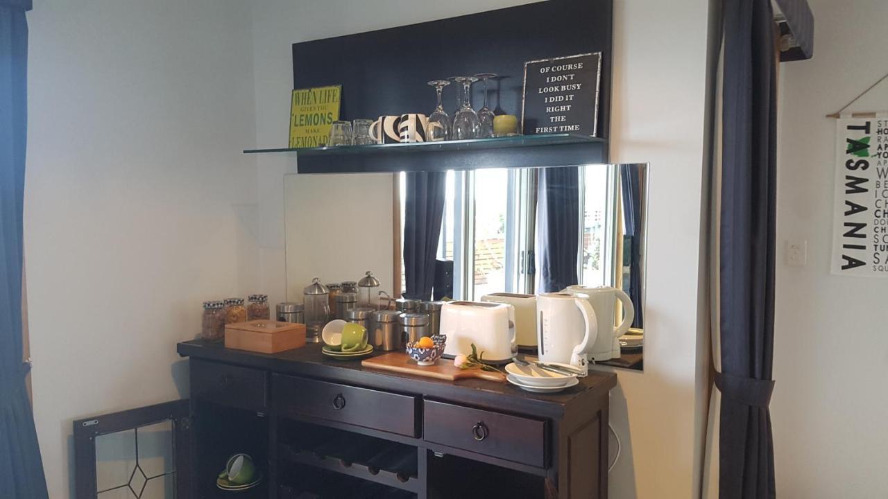 Lewi Waters Bed & Breakfast Lewisham Ngoại thất bức ảnh
